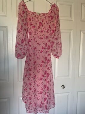 Floral Pink Puff-Sleeve Midi Dress